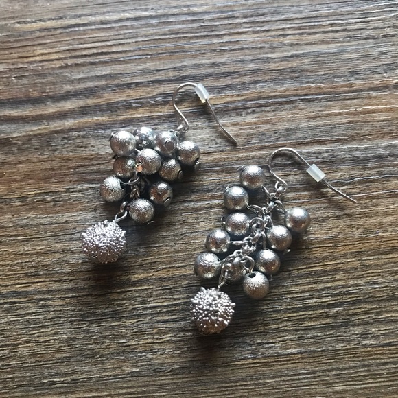 Urban Outfitters Jewelry - 🌻 Fashion Earrings